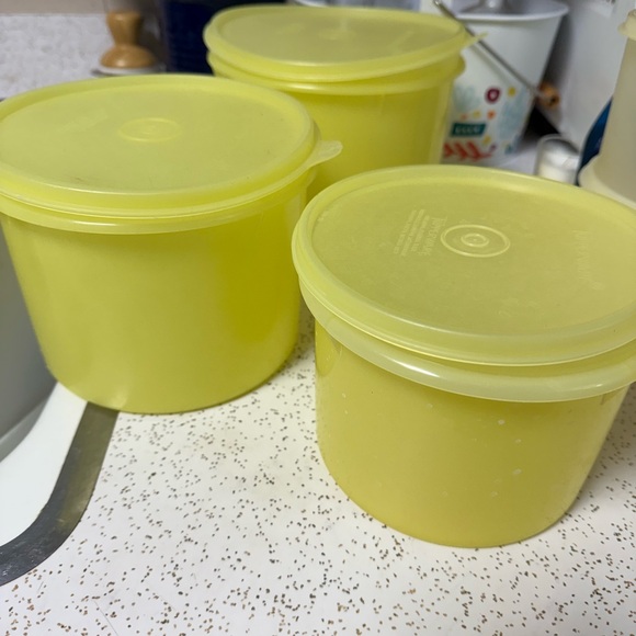 Tupperware Yellow Food Storage Container - Picture 2 of 2